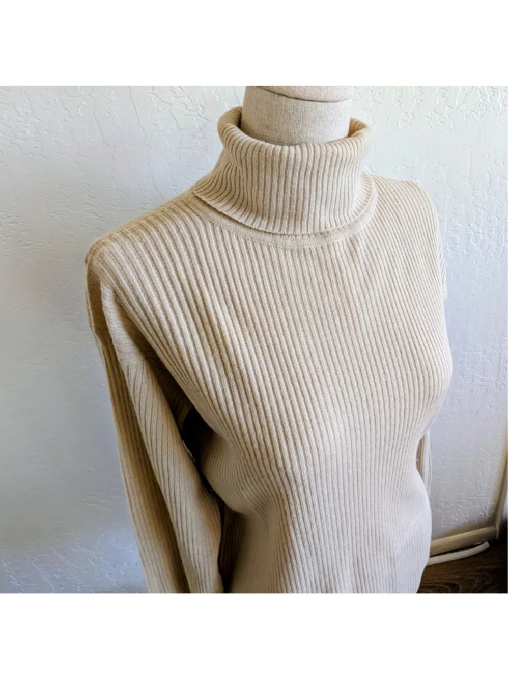 Cream Ribbed Turtleneck Sweater Quiet Luxury Minimalist Layering Knit Medium